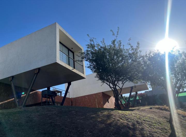 Casa · 100m² · 5 Ambientes · 1 Cochera