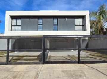 Casa · 180m² · 4 Ambientes · 2 Cocheras · Granja de Claret - Dúplex de Categoría, Frente a La Plaza!