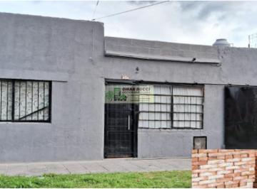 Bodega-Galpón · 110m² · 3 Ambientes · 2 Cocheras · Galpon, Local o Deposito/ Taller, en Moron. Se Vende con Renta