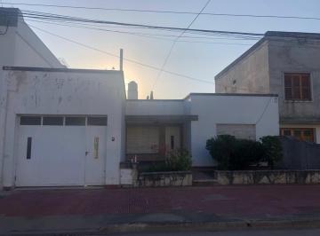 Casa de 12 ambientes, Marcos Juárez · Casa Residencial.