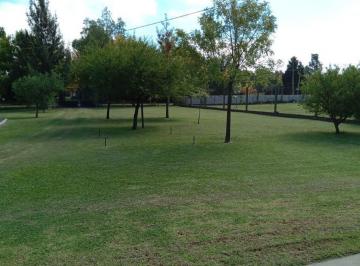 Quinta vacacional · 160m² · 2 Dormitorios · 1 Cochera · Casa Quinta 4 Ambientes Pileta Parque