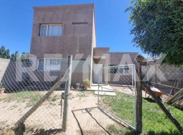 Casa · 125m² · 5 Ambientes · 2 Cocheras · En Venta Casa3 Dorm. | Las Lilas| Plottier