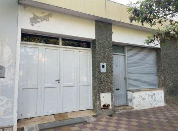 Casa · 118m² · 5 Ambientes · 1 Cochera · Venta/casa/sobre Av/centro/sunchales