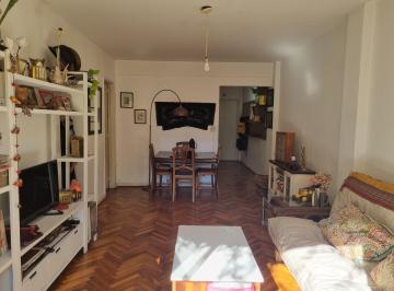 Departamento de 2 ambientes, Villa del Parque · Apto Credito - 3 Amb - Luz y Sol - Balcon