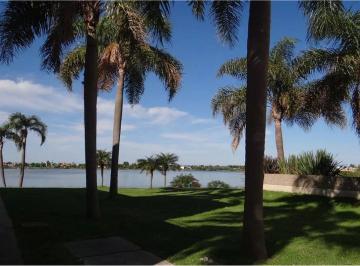 Departamento · 60m² · 2 Ambientes · 2 Cocheras · Alquiler en Vila Vela 2 Amb Amoblado C/ Jardin