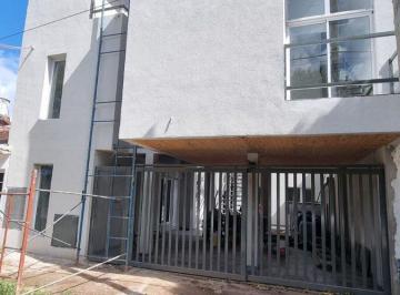 Casa · 40m² · 2 Ambientes · 1 Cochera · Venta - Departamento Zona Centro