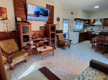 Casa · 157m² · 4 Ambientes · 2 Cocheras · Vende Casa 4 Ambientes Cañuelas Apto Credito