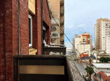 Departamento · 53m² · 2 Ambientes · 1 Cochera · Venta Depto 2 Amb Frente con Cochera La Perla