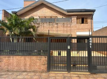 Casa · 300m² · 6 Ambientes · 2 Cocheras · Casa Cuatro Dorm. con Pileta en Venta Posadas