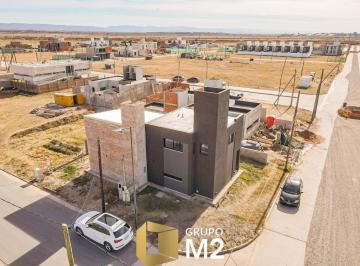 Casa · 90m² · 3 Ambientes · 1 Cochera · Duplex en Quebradas de Manantiales!