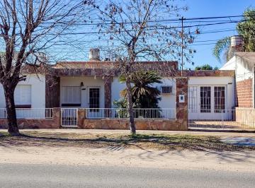 Casa de 6 ambientes, Monte Vera · Casa en Monte Vera - Santa Fe
