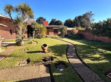 PH · 132m² · 4 Ambientes · 2 Cocheras · PH en Venta en Carapachay Todo en Planta Baja