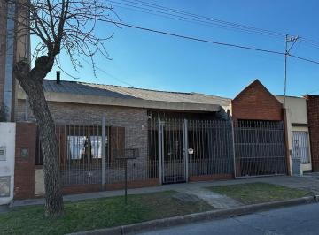 Casa · 150m² · 5 Ambientes · 1 Cochera · Casa en Zona Residencial de Lujan