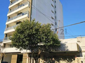 Terreno · 250m² · 6 Ambientes · 1 Cochera · Lote en Venta
