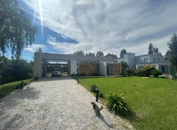 frente · Casa en Venta Apta Credito en La Candida