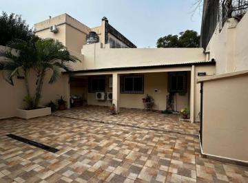 Casa · 190m² · 7 Ambientes · 1 Cochera · Hermosa Casa Centrica 3 Dorm.