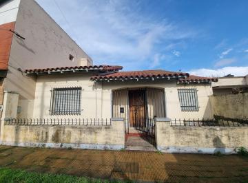 Casa · 90m² · 3 Ambientes · Casa Chalet en Venta en Lanús Este, Lanús, G. B. a. Zona Sur