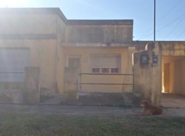 Casa · 418m² · 3 Ambientes · 1 Cochera · Casa en Venta en Balbiano Al 1500 Gálvez Departamento San Jerónimo