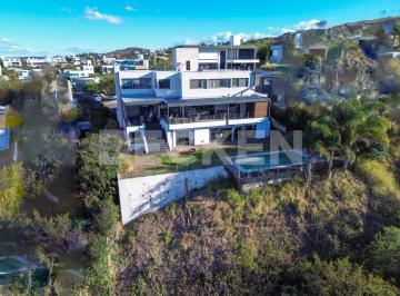 Casa · 500m² · 5 Ambientes · 2 Cocheras · Casa en Venta en La Rufina