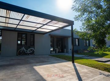 Casa · 170m² · 4 Ambientes · 2 Cocheras · Casa en Venta 4 Ambientes en Haras Santa Maria, Escobar