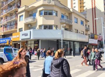 Local comercial , Quilmes · Alquiler Local Peatonal Rivadavia 100 - Quilmes