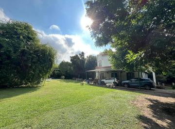 Casa · 209m² · 6 Ambientes · 2 Cocheras · Venta Casa 7 Amb/pileta /parque Imperdible! Acepta Permuta