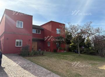 Casa · 300m² · 6 Ambientes · 1 Cochera · Casa en Alquiler en Santa Barbara, Tigre, G. B. a. Zona Norte