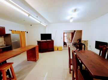 Casa · 190m² · 6 Ambientes · 4 Cocheras · Venta Casa 6 Amb/quincho Terraza Lanús Oeste! Permuta