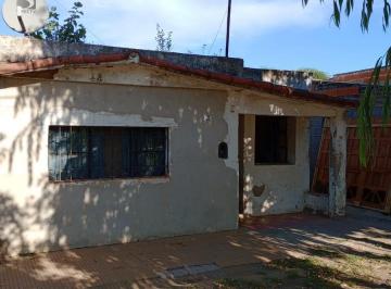 Casa · 339m² · 2 Ambientes · Venta de Casa en Arocena Sobre Ruta 11