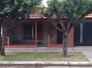 DOP-DOP-2054_2 · Casa 3 Ambientes. | Cale 187 Al 700