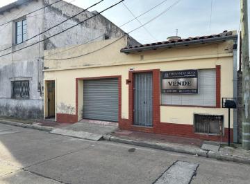 PH · 81m² · 3 Ambientes · 1 Cochera · Venta! PH 3 Amb Lanus Este