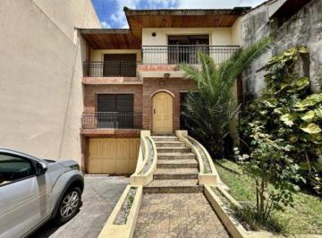 Casa de 5 ambientes, Lomas de Zamora · Casa de 5 Ambientes en Venta