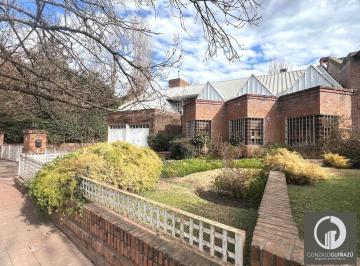 Casa · 400m² · 7 Ambientes · 2 Cocheras · Casa en Venta, Fisherton Tradicional, 4 Dorm., Pileta
