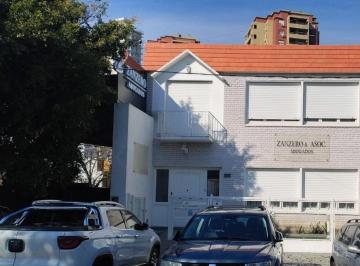 Casa · 204m² · 5 Ambientes · 1 Cochera · Venta de Casa Destino Vivienda/ Comercial /profesional