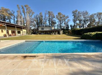 Casa · 255m² · 5 Ambientes · 3 Cocheras · Venta Casa de Campo en Chacras del Molino 5 Amb