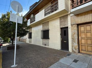 Casa · 209m² · 5 Ambientes · Venta de Casa en Lote Propio!