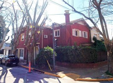 Local comercial de 5 ambientes, Vicente López · Icónica Casa 5 Amb Frente a Entrada Quinta Olivos