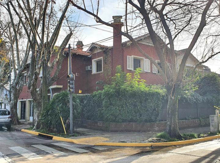 Local comercial · 300m² · 5 Ambientes · 2 Cocheras