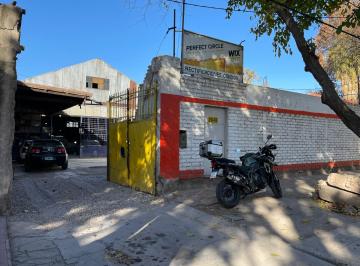 Bodega-Galpón de 4 ambientes, Ciudad de Mendoza · Galpon (Con Dpto y Dependencias)