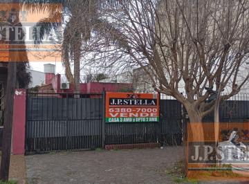 Casa · 185m² · 5 Ambientes · 3 Cocheras · Casa 3 Amb y Dpto 2 Amb a Estrenar - 185 m² Edificados - Lomas del Mirador