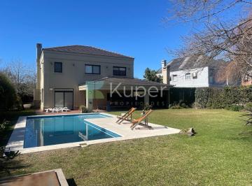 Casa · 191m² · 7 Ambientes · 1 Cochera · Casa Chalet en Venta en Septiembre, Escobar, G. B. a. Zona Norte