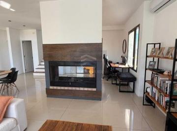 Casa · 245m² · 5 Ambientes · 4 Cocheras · Casa en Venta en Araucarias, Puertos, Escobar