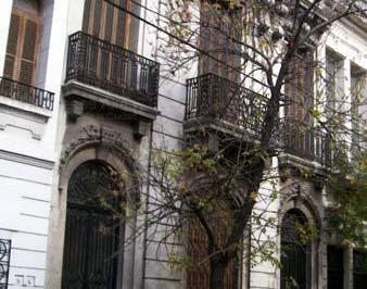 Casa · 385m² · 18 Ambientes · Terreno - Constitución