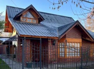 Casa de 11 ambientes, El Bolsón · Casa en Venta – El Bolsón, Río Negro