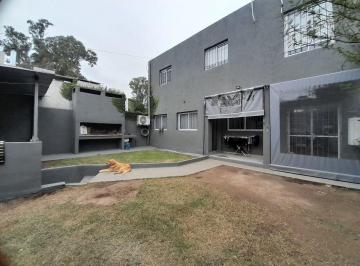 Casa · 182m² · 5 Ambientes · 1 Cochera · Se Vende Casa 3 Dorm. Mas Local