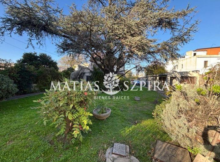 Terreno · 857m²