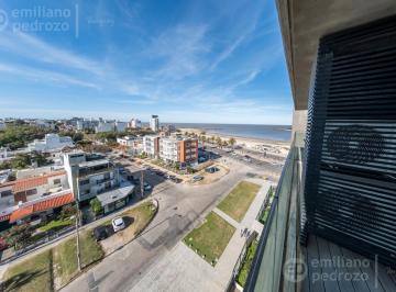 Departamento · 37m² · 2 Ambientes · Venta Apartamento 1 Dormitorio Malvin Montevideo Torre con Servicios y Vista Al Mar