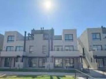Departamento · 120m² · 4 Ambientes · 1 Cochera · Departamento de Cuatro Ambientes con Jardin y Parrilla en Venta en Town Kiri
