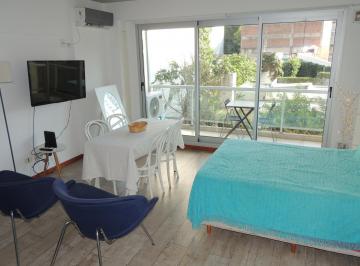 Departamento · 35m² · 1 Ambiente · Alquiler de Monoambiente con Balcon Paquete Temporal Amoblado, Recoleta. E - Furio.