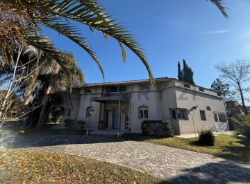 Casa · 260m² · 5 Ambientes · 4 Cocheras · Alquiler Casa 5 Ambientes en Country Banco Provincia